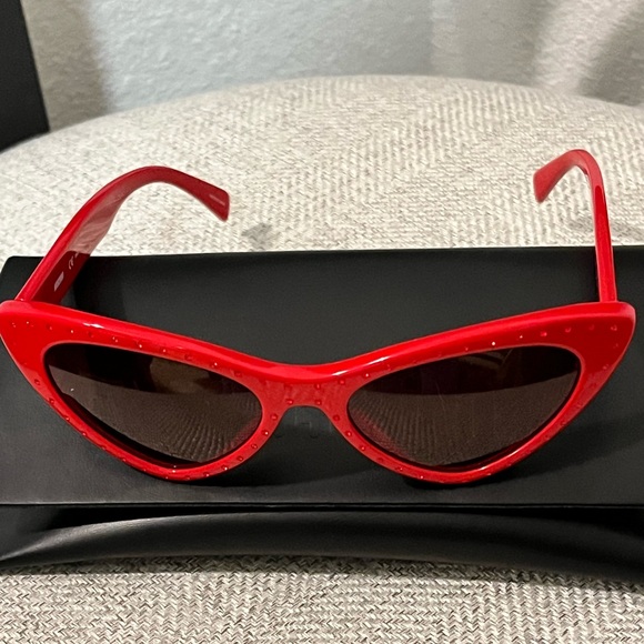 MOSCHINO RARE NWT AUTHENTIC TRIM CRYSTAL STONES CAT-EYE STYLE RED SUNGLASSES main image 5